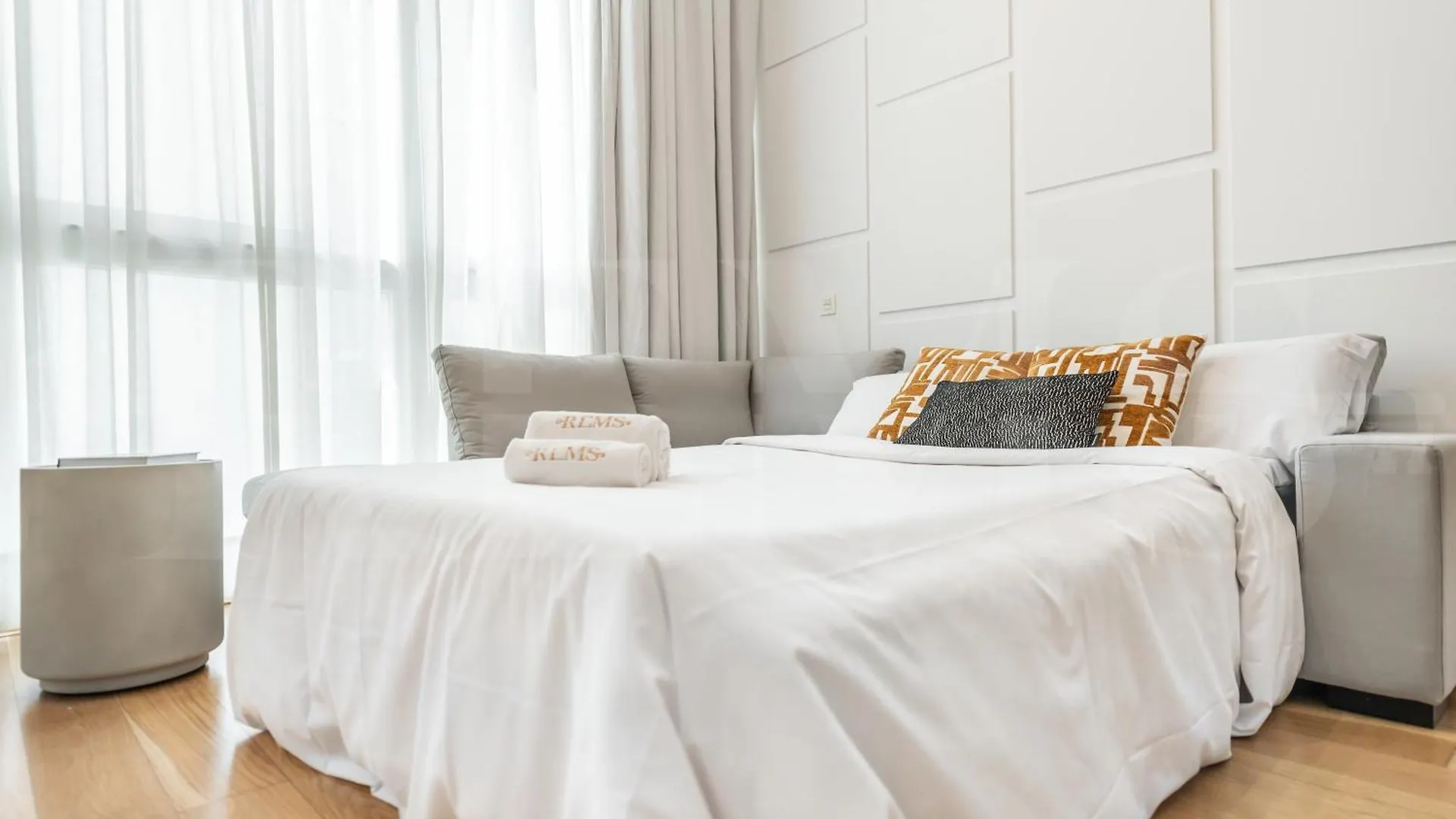 מאלגה Artistic And Spacious Apartment By Rems
